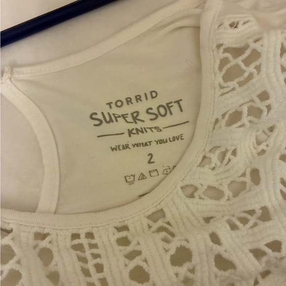 ❤️$15 BUNDLE SALE Torrid white tee - Picture 4 of 5